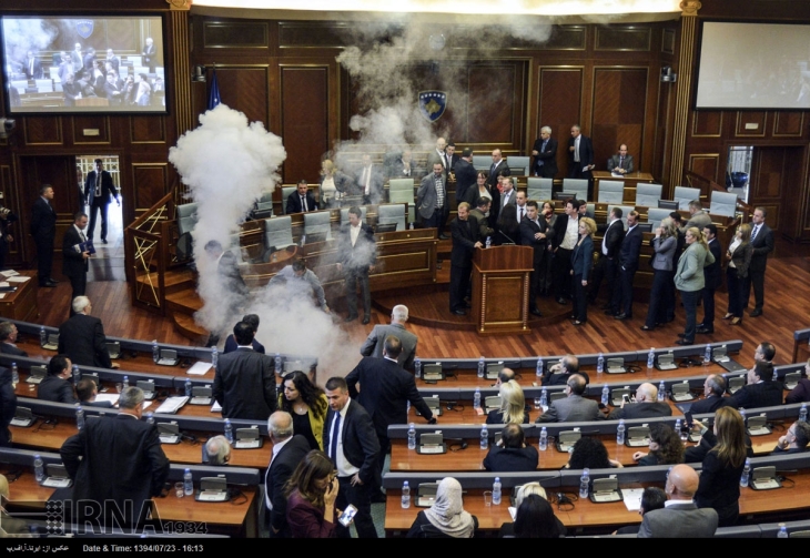 Tear gas in the Kosovo Parliament, Opposition in 2016 Politics Made Public